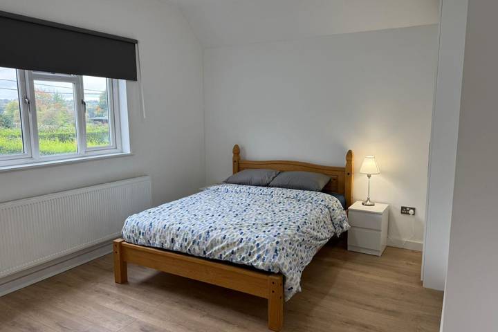 Cabin for 11 people, with Terrace and Yard in London