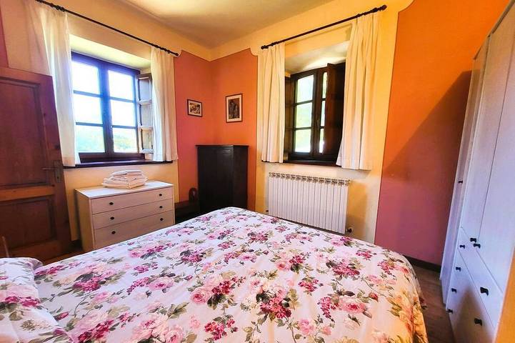 Santa Maria, Barga, piscina privata, Wi-Fi, 6+1 posti letto. in Barga, Parco Regionale delle Alpi Apuane