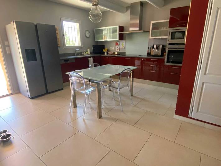 Location de vacances pour 8 personnes, avec piscine et terrasse à La Tour-d'Aigues - 4