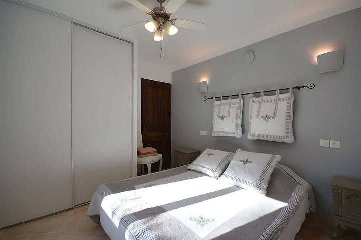 Chambre d’hôte pour 3 personnes, avec jardin et piscine