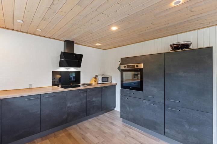 Schönes Ferienhaus mit Kamin – 3 sind Hunde erlaubt in Bjerregård, Holmsland Klit