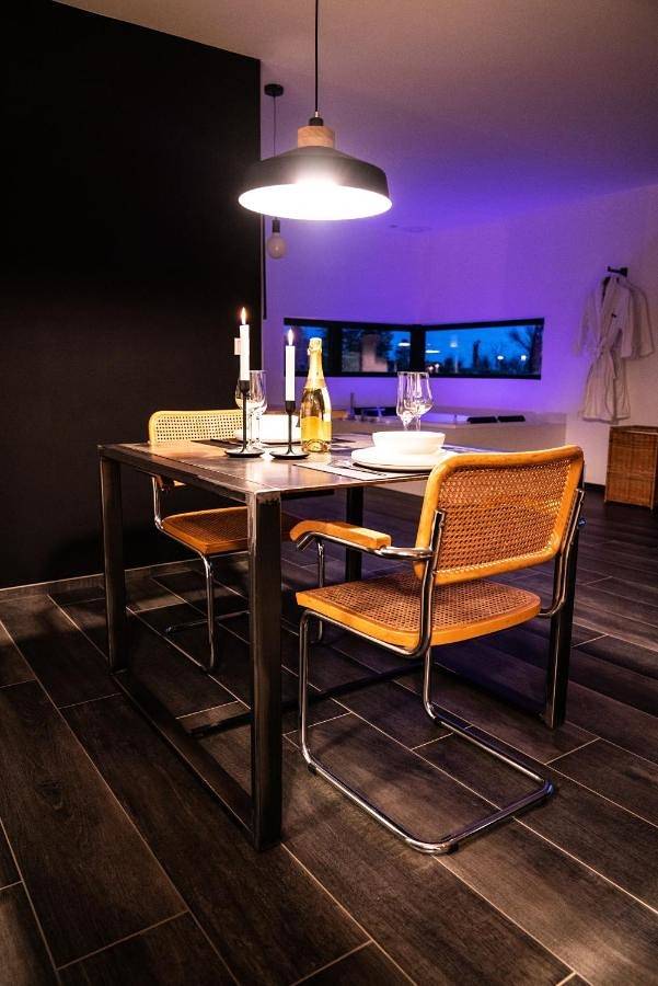 Gîte pour 2 personnes, avec jardin ainsi que sauna et jacuzzi dans Baronheid - 2