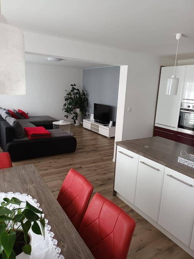 Ferienwohnung für 6 Personen, mit Garten und Ausblick
