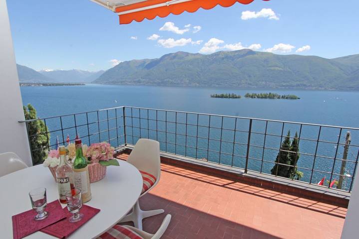 Ferienwohnung für 2 Personen, mit Balkon und Sauna sowie Seeblick in Ronco sopra Ascona