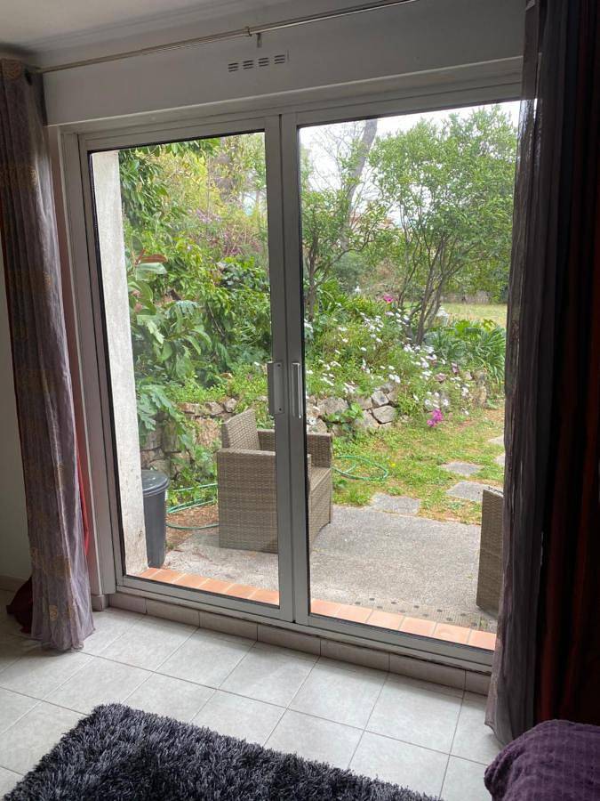 Chambre spacieuse indépendante dans villa plus parking privée in Le Cannet, Côte méditerranéenne (France)