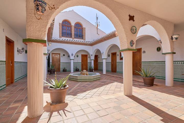 Casa rural para 26 personas, con Balcón y Jardín en Parque Nacional de Sierra Nevada - 4