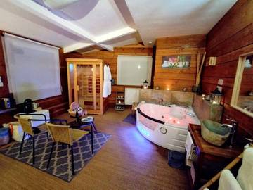 Chambre d’hôte pour 2 personnes, avec jacuzzi ainsi que jardin et sauna dans Centre-Val de Loire