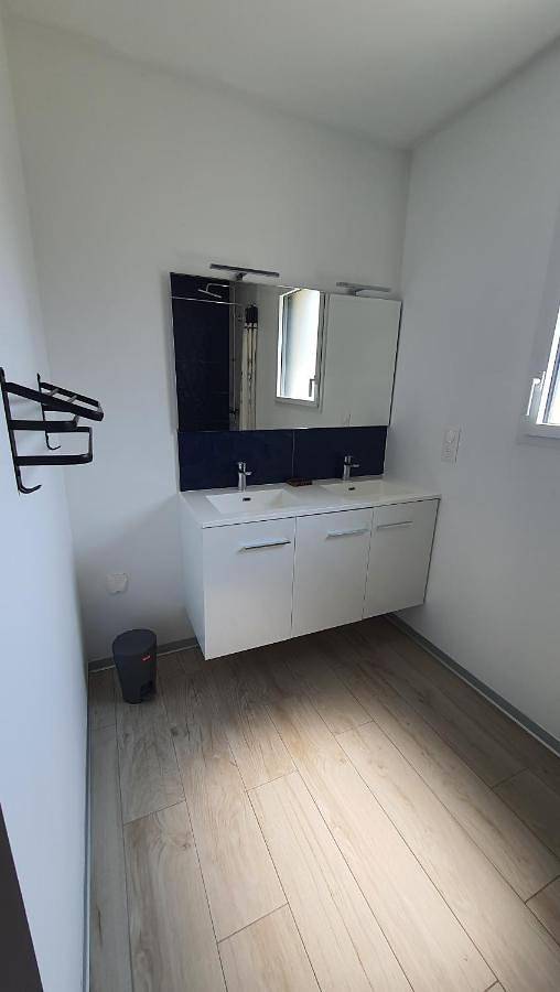 Gîte pour 2 personnes, avec Terrasse ainsi que Jardin et Vue à Le Poiré-sur-Vie - 2