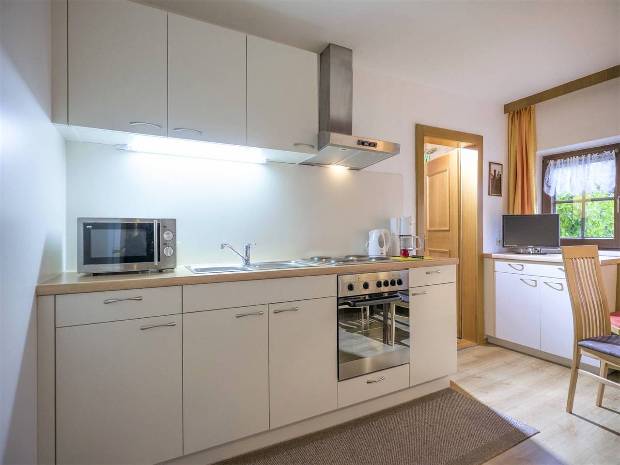 Ganze Wohnung, Wohnung in Fügen nahe Hochzillertal Skigebiet in Tuxer Alpen, Fügen