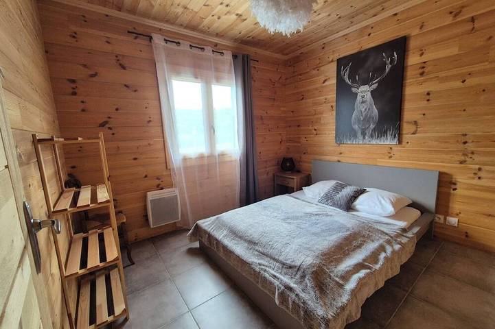 Gîte pour 12 personnes, avec terrasse et jardin à Chastreix - 2