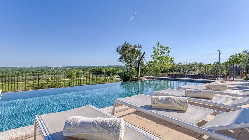Villa pour 8 personnes, avec balcon ainsi que jardin et piscine à Selina - 2