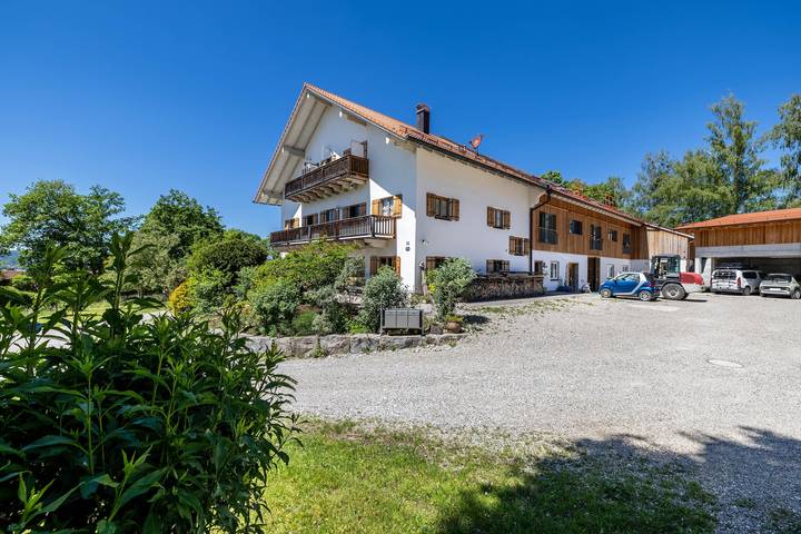 Ferienwohnung für 4 Personen, mit Balkon und Seeblick