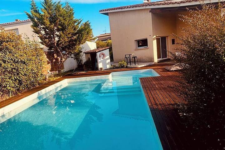 Location de vacances pour 8 personnes, avec Piscine à Les Matelles