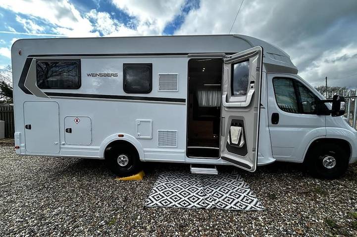 Glamping for 2 people in London
