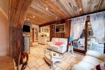 Gîte pour 4 personnes, avec jardin ainsi que terrasse et jacuzzi, animaux acceptés à Moûtiers