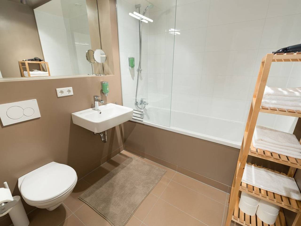 Ganze Ferienwohnung, Apartments Thommen_Premium in Nürnberg, Frankenalb