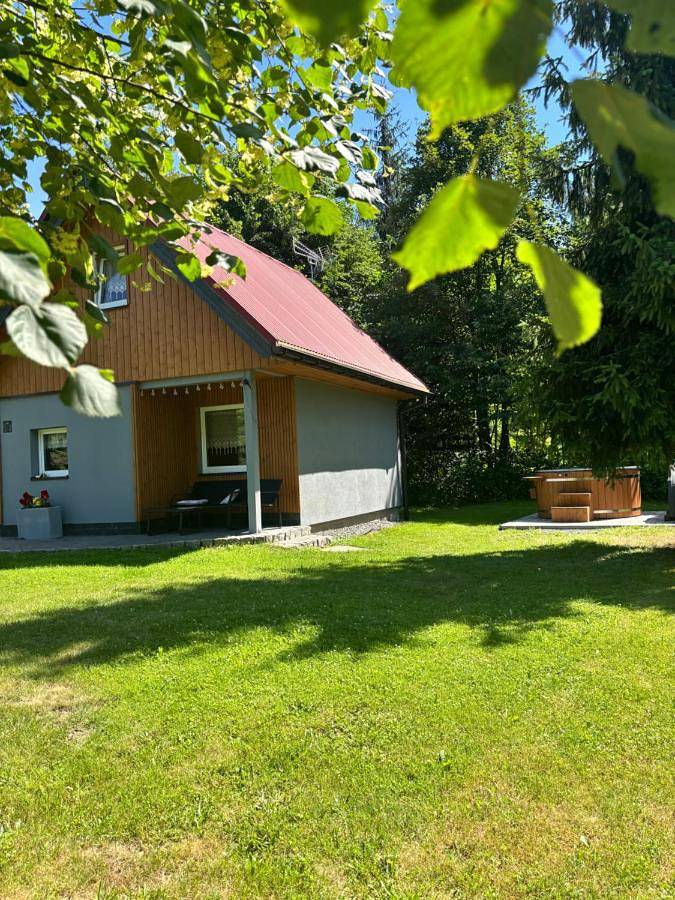 Domek letniskowy dla 6 osób, z Taras i Jacuzzi oraz Ogród w Brenna