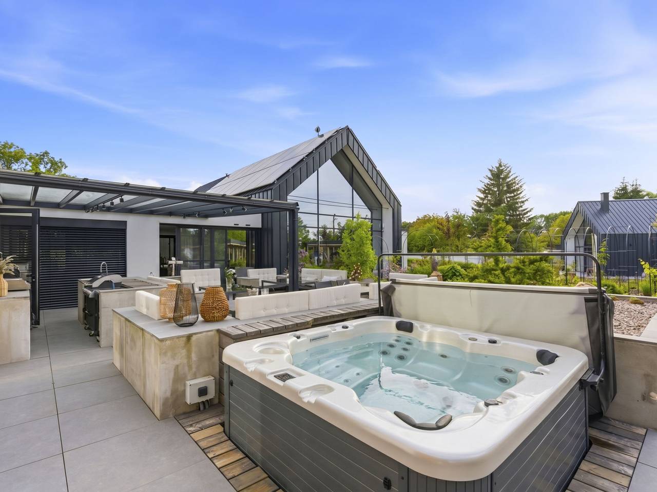 Luxury Palace with Swimming Spa&Jacuzzi in Počátky, Region Hochland