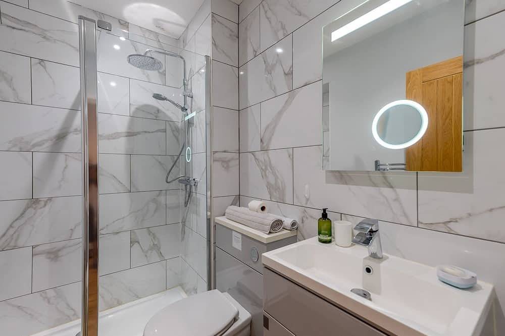 Entire apartment, 5A One Bedroom Modern Town Centre Apartment - Pass the Keys in Shrewsbury, Shropshire