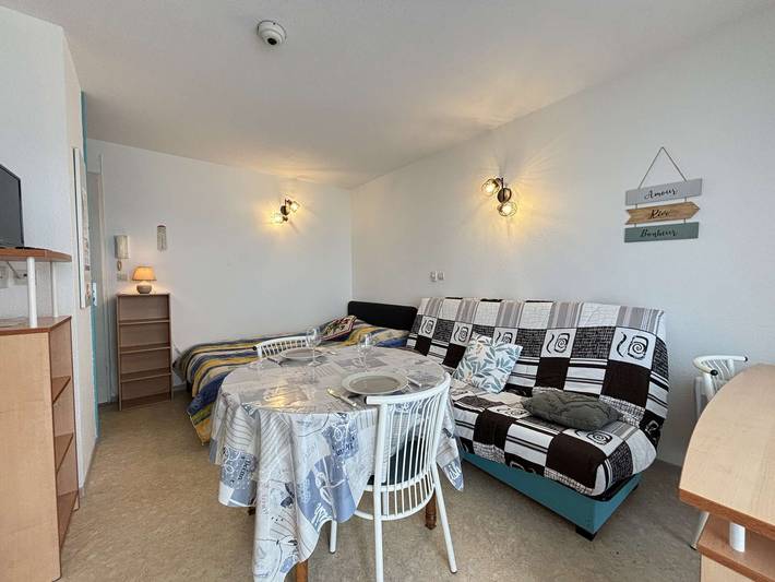Gîte pour 3 personnes, avec Piscine et Vue sur le lac dans Port des Minimes - 3