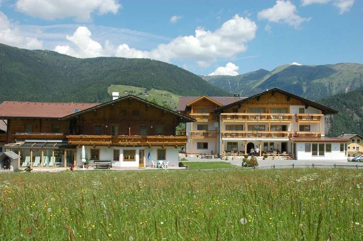 Hotel für 4 Personen, mit Balkon und Terrasse sowie Garten und Sauna in Lesachtal