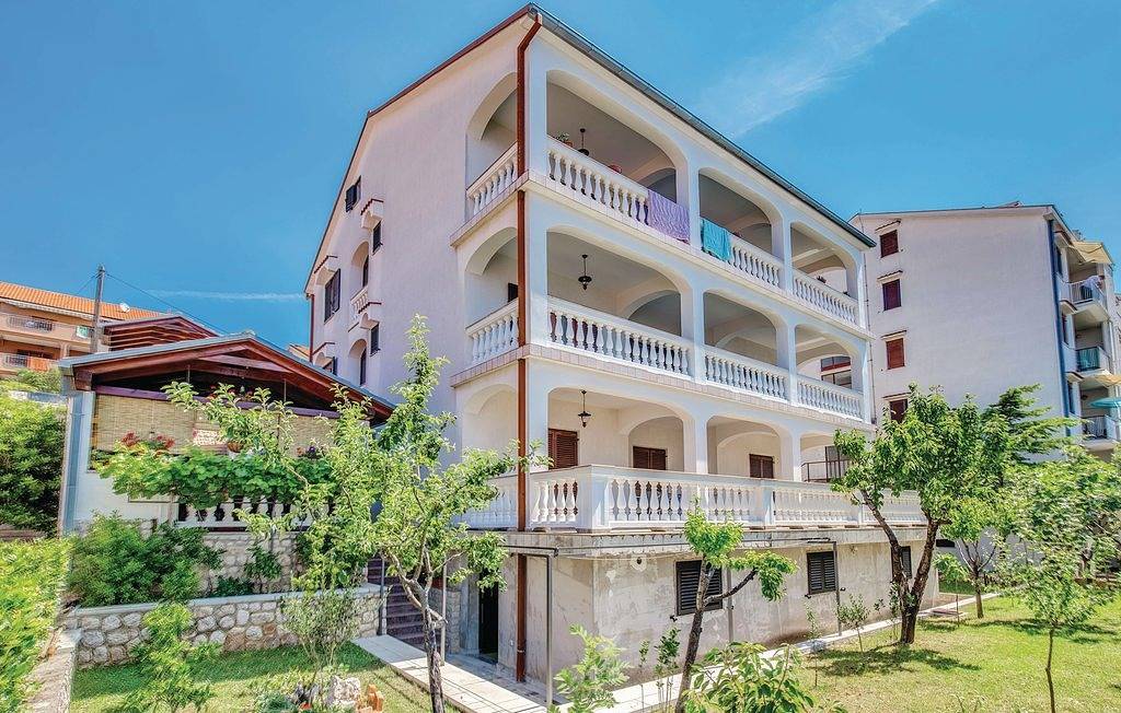 Ganze Wohnung, 2-Zimmer-Ferienwohnung mit Terrasse und Meerblick Novi Vinodolski A-15946-b in Novi Vinodolski, Primorje-Gorski Kotar