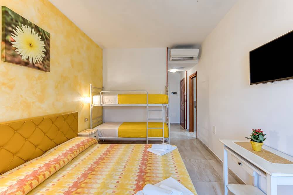 Bed and Breakfast 'Tallyho Calendula' with Shared Terrace, Wi-Fi and Air Conditioning in Salve, Gulf of Taranto