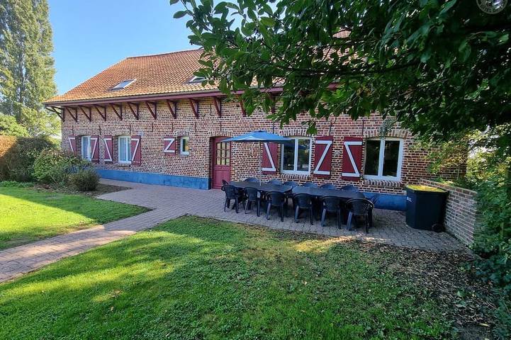 Gîte pour 14 personnes, avec Terrasse et Jardin