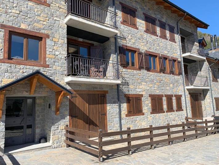 Ferienwohnung für 6 Personen, mit Ausblick und Sauna sowie Pool und Terrasse - 1