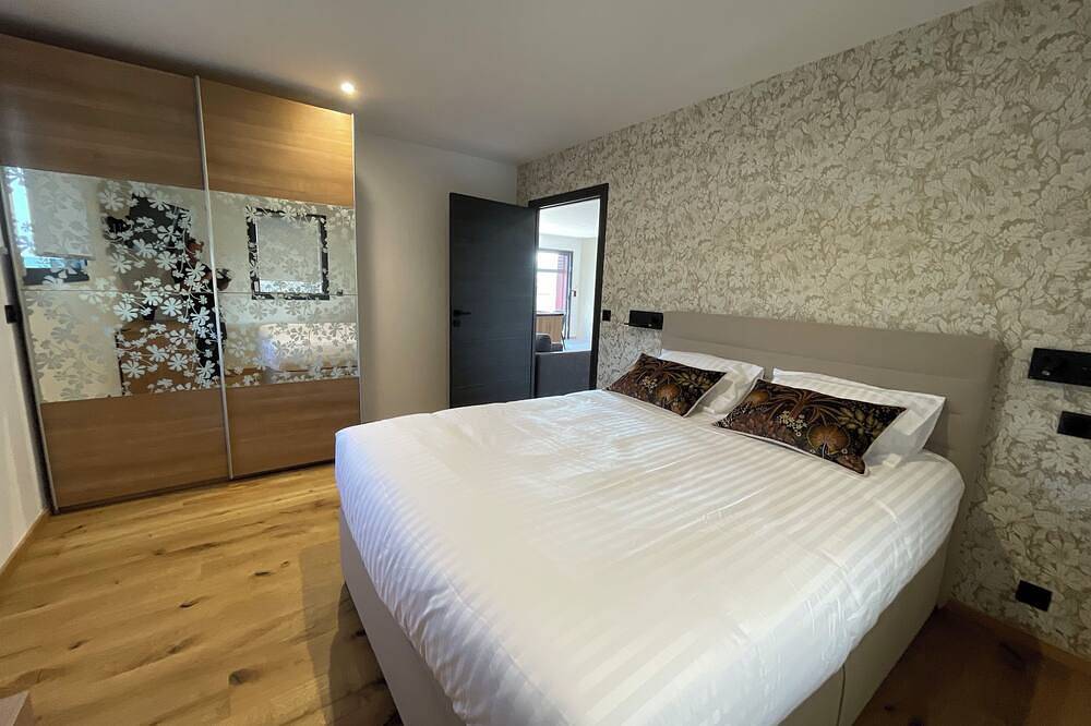 Entire apartment, Appartement T3 de 75m2, Les Restanques du Lac in Savines-le-Lac, Écrins National Park