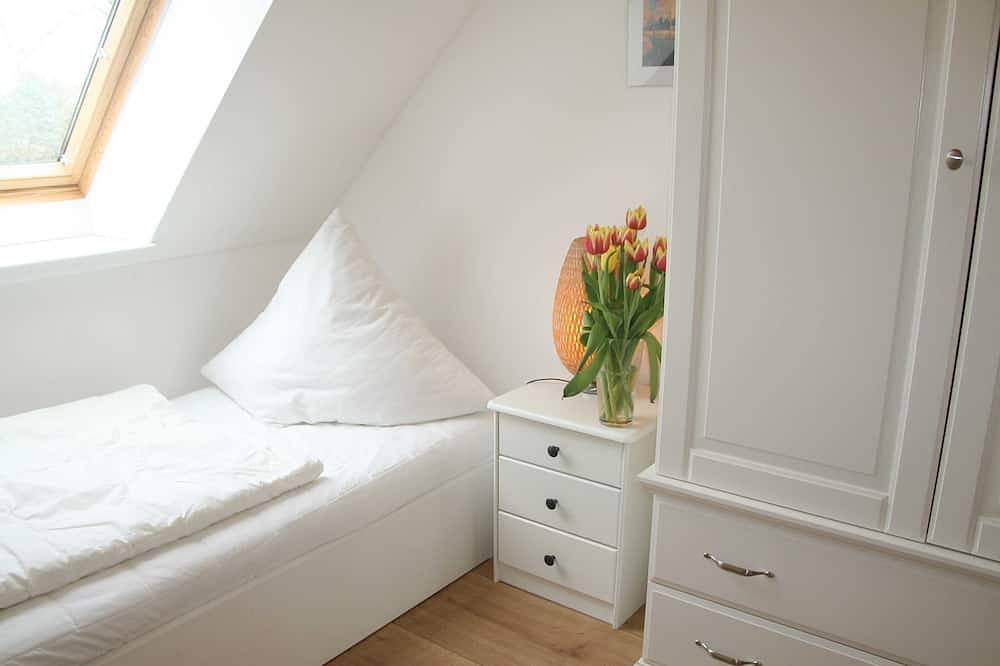 Ganze Wohnung, 2) Ferienwohnung 3-Raum, Obergeschoss, 90m² - Landhaus Alte Schule nahe in Alt Bukow, Neubukow-Salzhaff