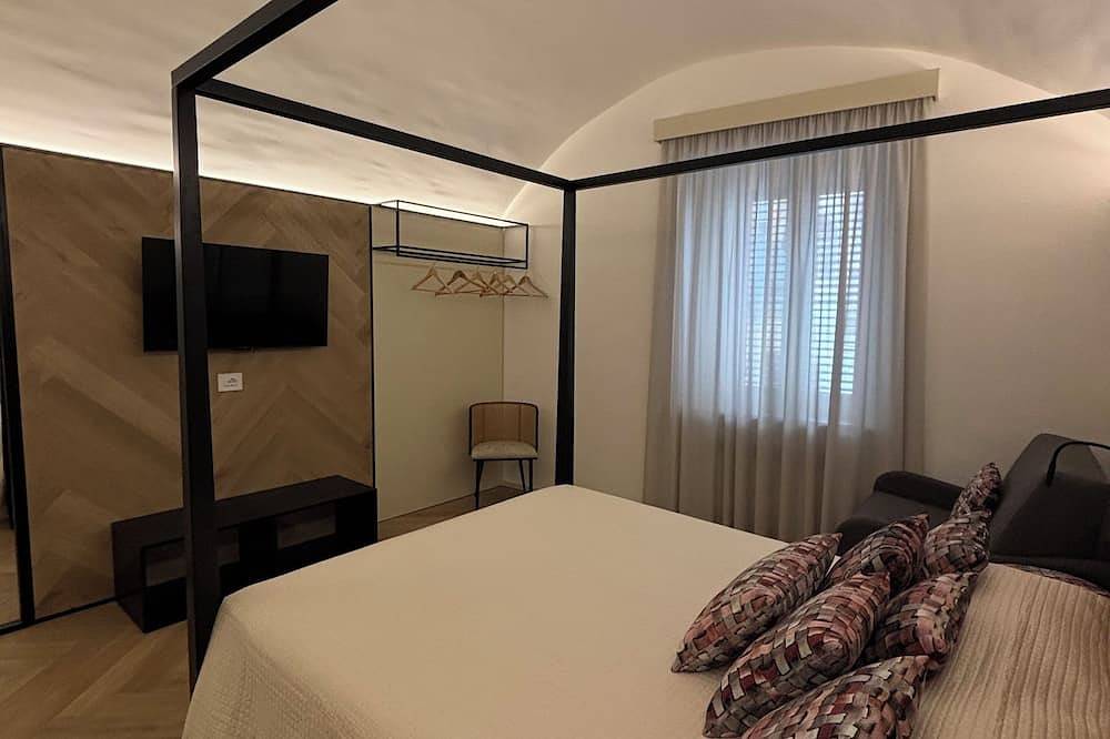 Fourteensuitetropea in Tropea, Vibo Valentia Provinz