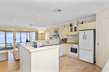 Holiday Home for 8 People in Aldinga Beach, City of Onkaparinga, Photo 4