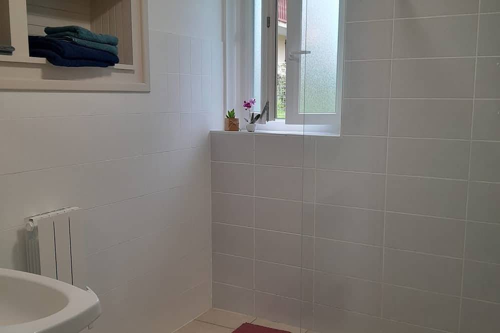 Maison 4 chambres avec un grand jardin sécurisé in Charritte-de-Bas, Région d'Oloron-Sainte-Marie