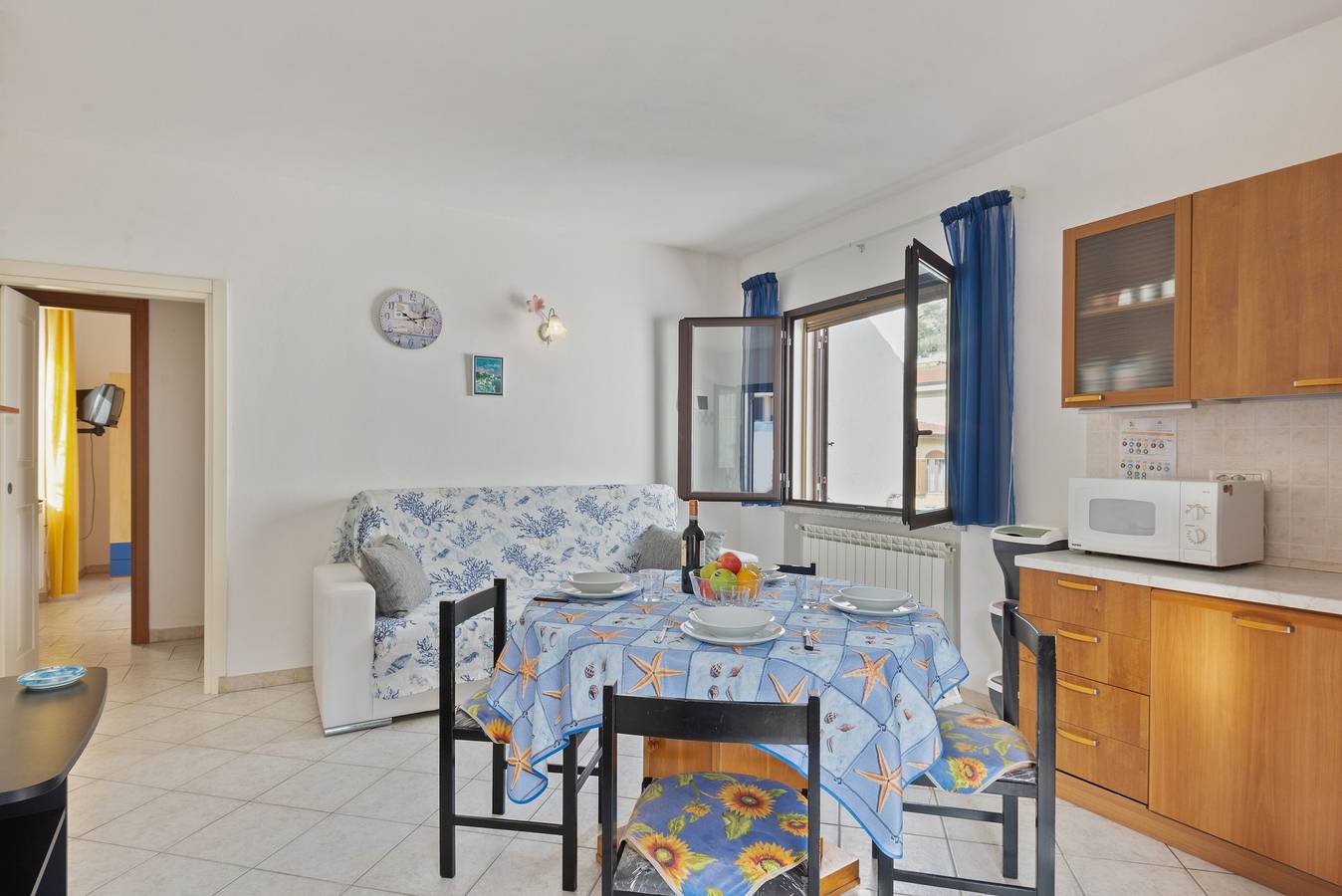 Ganze Wohnung, Appartement "Ramerino" nahe dem Strand mit Meer- und Bergblick in Campo nell'Elba, Elba