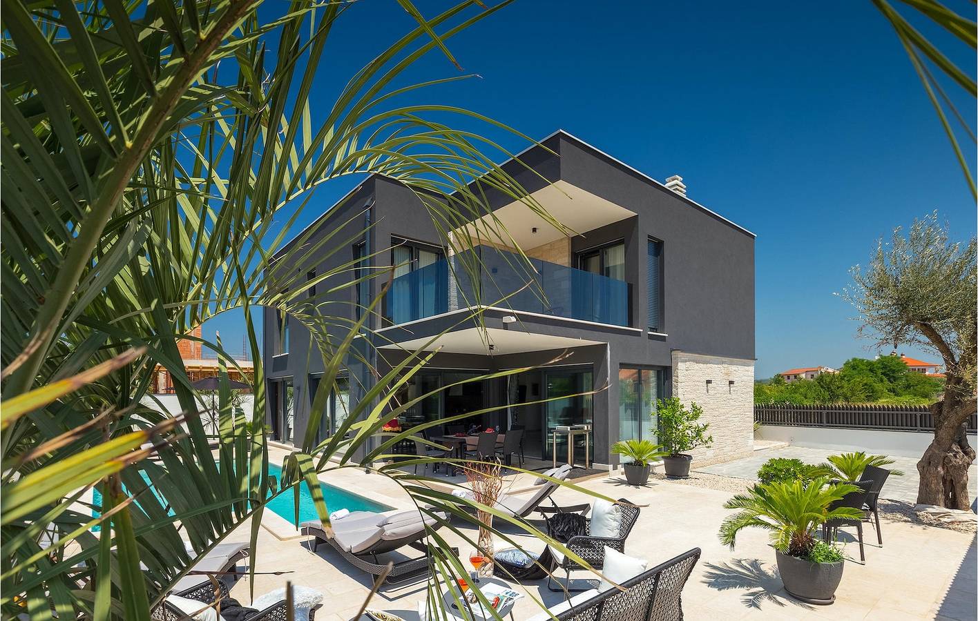 Spacieux appartement de 2 chambres avec accès à la piscine et à la plage, Wi-Fi et parking in Rovinj, Région de Rovinj