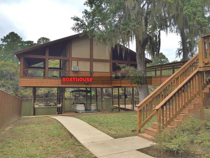 Vacation rental for 6 people, with terrace in Caddo Lake