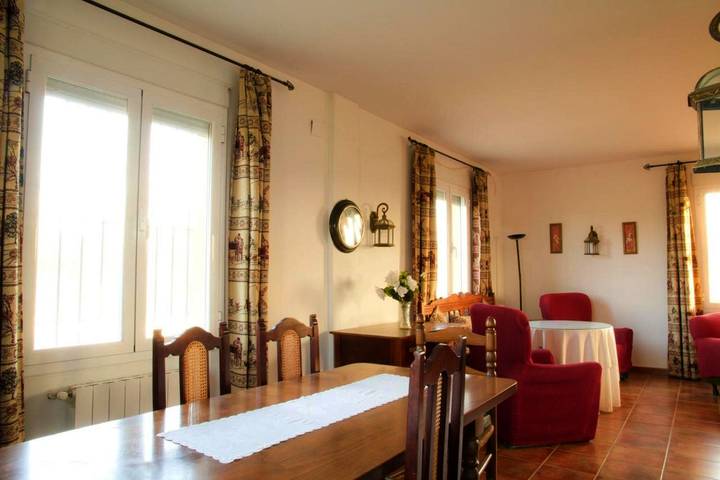 Casa rural para 11 personas, con piscina además de vistas y jardín, Familias con niños en Provincia de Cuenca - 2
