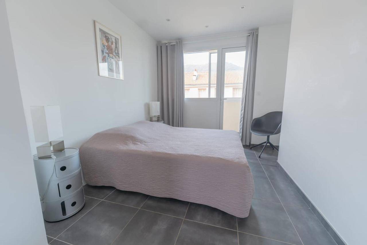 Appartement entier, Two-Bedroom Apartment in Ajaccio, Golfe D'Ajaccio