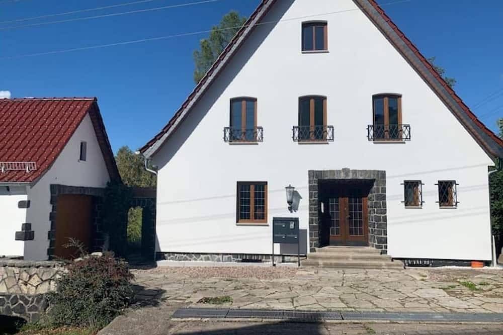 Ganze Wohnung, Schöne Ferienwohnung im Landhaus in Stadtlengsfeld, Wartburg und Umgebung