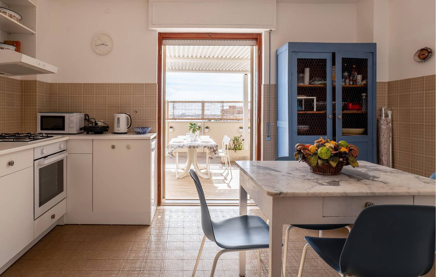 Entire holiday apartment, Sea View Apartment with Terrace & WiFi Near Maganuco Beach in Pozzallo, Ragusa Province