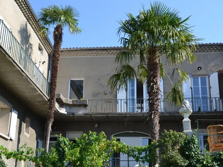 Alojamiento y desayuno para 3 personas, con piscina además de vistas y terraza - 1