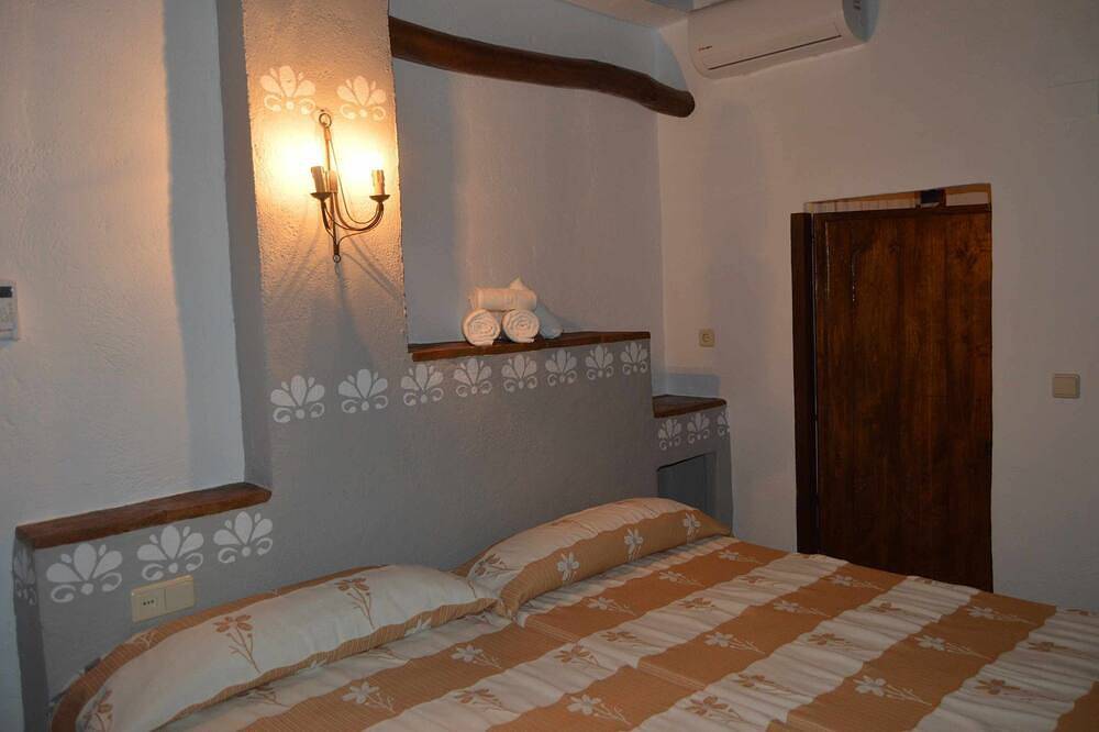 Gran casa de vacaciones en el oeste de Granada centro de andalucía in Fuentes de Cesna, Algarinejo