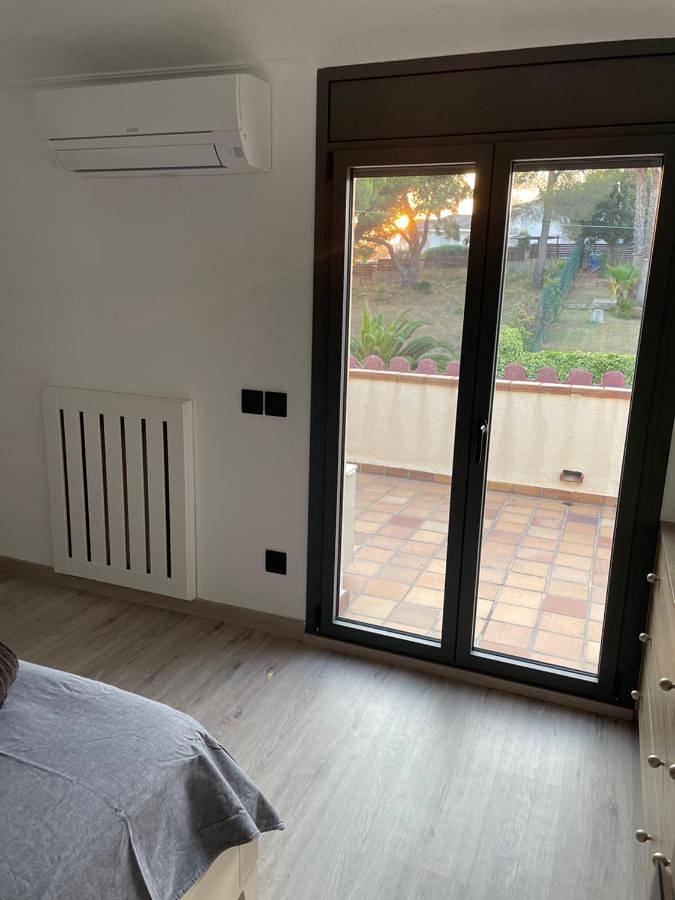 Casa rural para 9 personas, con Balcón y Terraza además de Jardín y Piscina en Santa Susana - 4