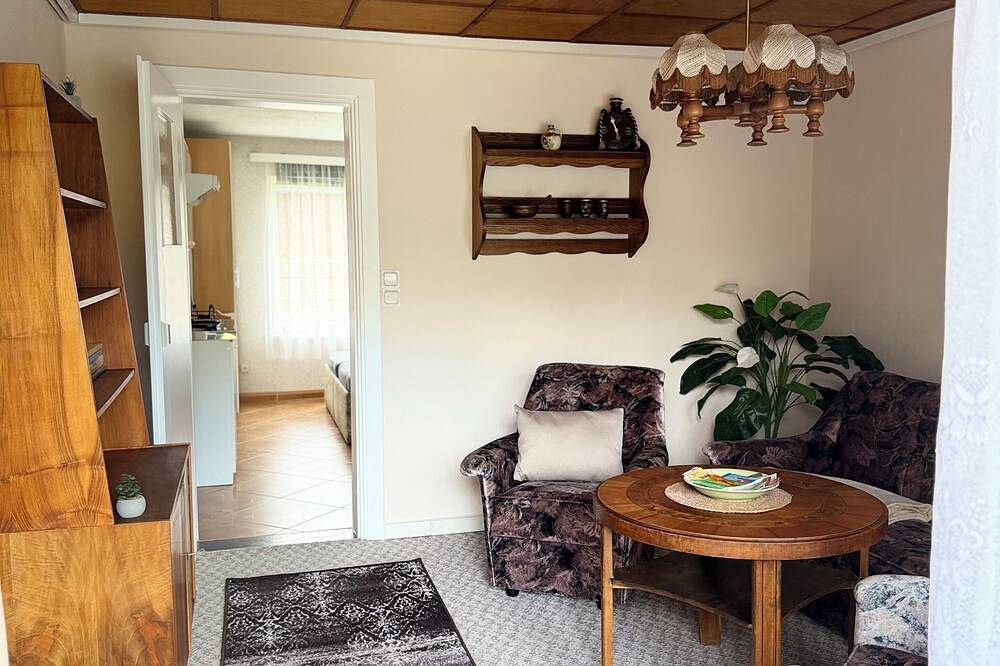 Ganze Wohnung, Deine Wald-Auszeit am See: Digital detox  1-4 Pers. in Wooster-Teerofen, Neu Poserin