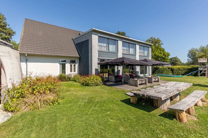 Villa for 12 people, with garden and terrace - 1