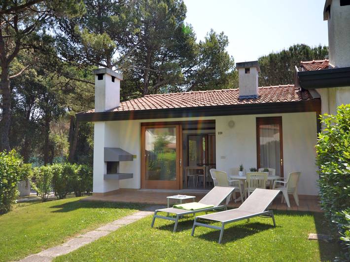 Vakantiehuis voor 6 personen, with balkon and tuin as well as kinderzwembad in Bibione