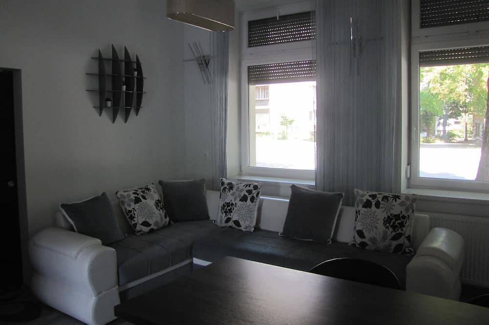 Ganze Wohnung, Cool 2-bedroom apartment with Ac in Szeged in Szeged, Kleingebiet Szegedin