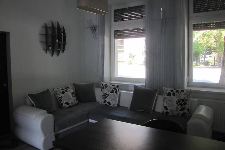 Ganze Wohnung, Cool 2-bedroom apartment with Ac in Szeged in Szeged, Kleingebiet Szegedin