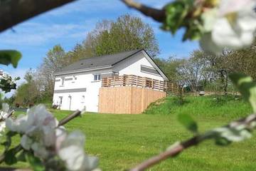Gîte pour 10 personnes, avec jardin dans Fremifontaine